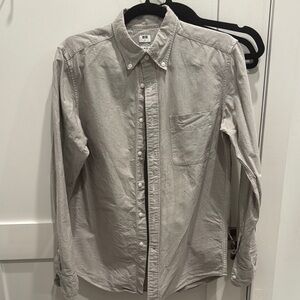 Uniqlo Gray Casual Button Down Shirt with Long Sleeves